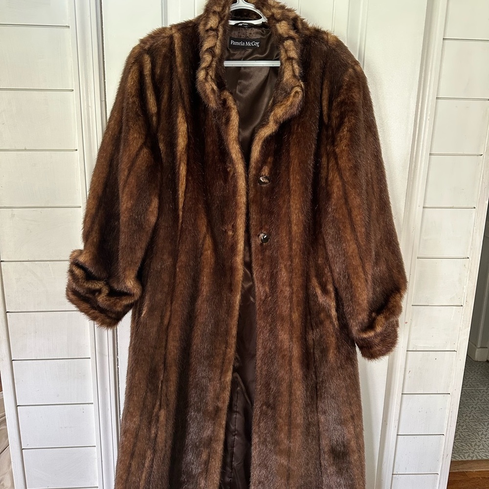 Pamela McCoy Full-Length Brown faux Fur Coat